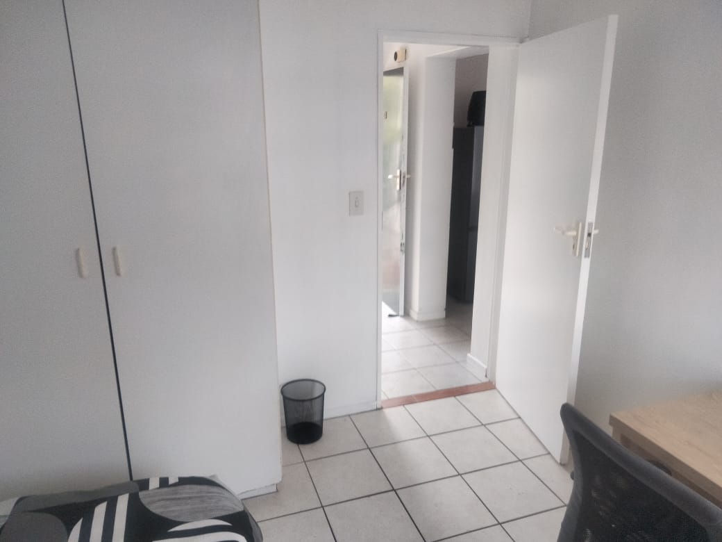 To Let 2 Bedroom Property for Rent in La Colline Western Cape